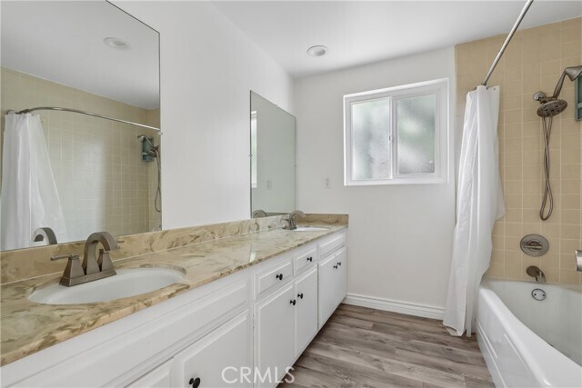 Building Photo - 1184 Lyndhurst Dr
