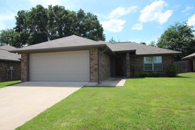 Building Photo - Gorgeous 3 Bedroom Home in The Ranch Subdi...