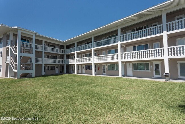 Building Photo - Furnished and Available  Oct 15-Dec 15 2026.  Then for next year May 1 - September 30th, 2027