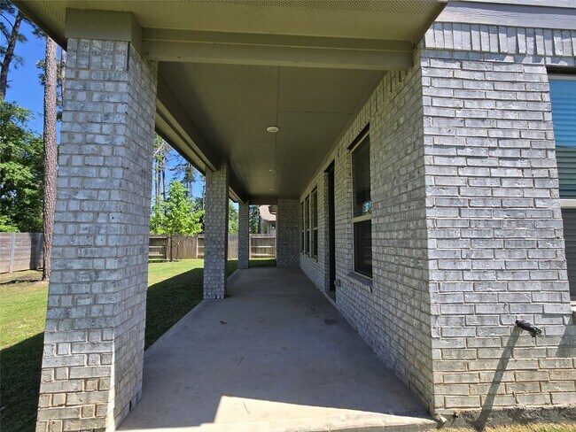 Building Photo - 15227 Deseo Dr
