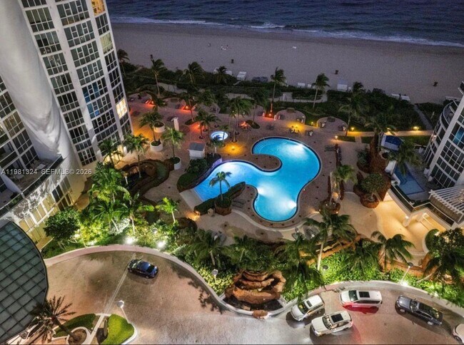 Building Photo - 18101 Collins Ave