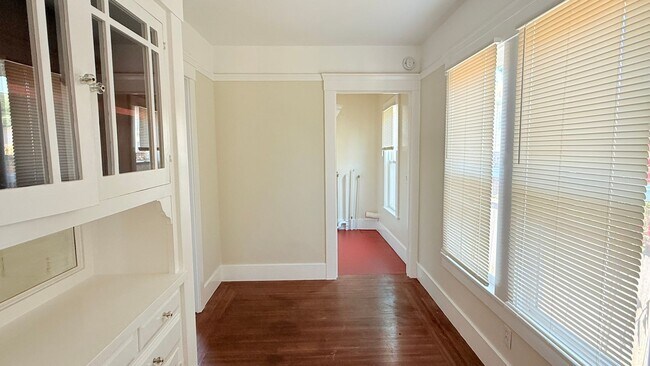 Building Photo - 3242 Briggs Ave