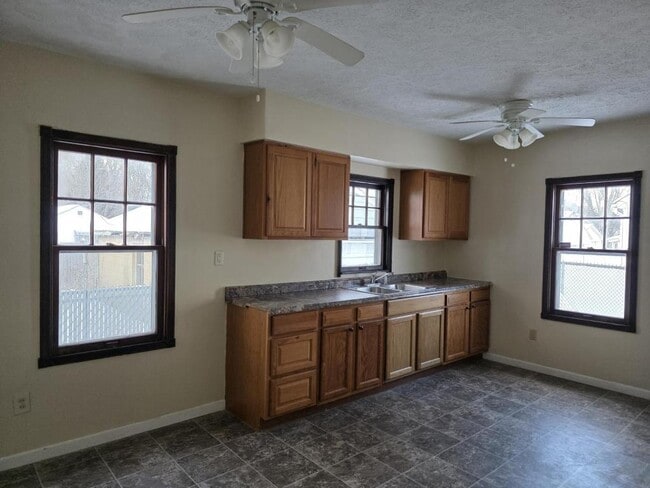 Building Photo - 224 Maryland St NW