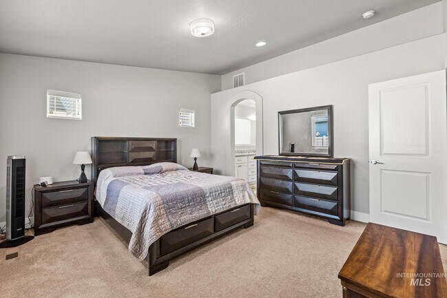 Building Photo - 319 N Baxter Way