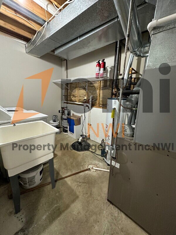 Building Photo - 219 Sandalwood Dr
