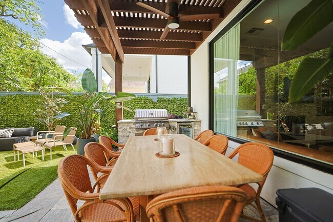 Building Photo - 2518 Southgate Blvd