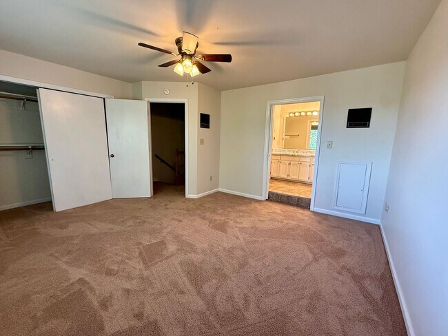 Building Photo - 3377 Kelly Ln