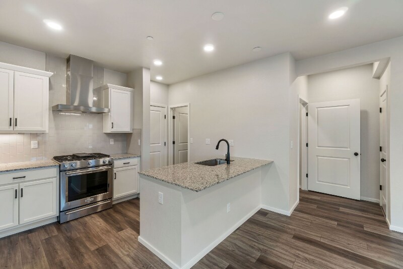 Building Photo - 2720 Barnstormer St
