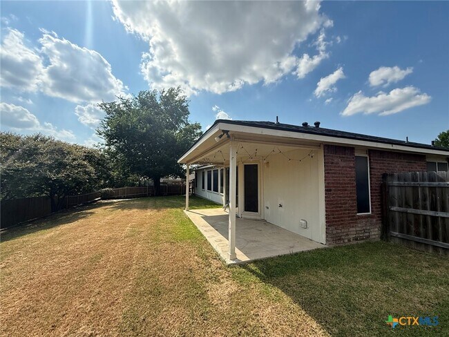 Building Photo - 106 Snake Dance Dr