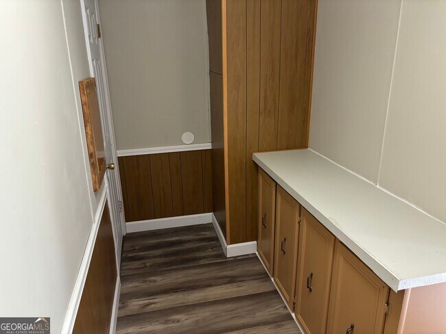 Building Photo - 266 Spring Lake Dr
