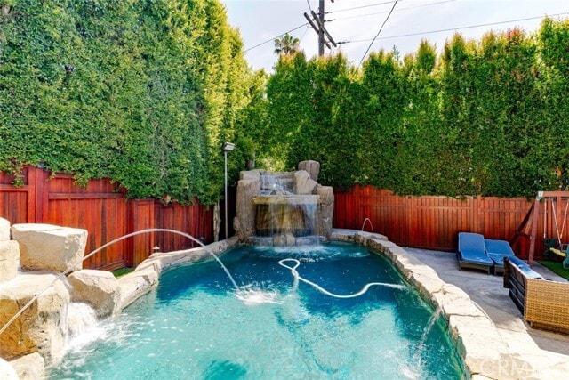 Building Photo - 660 Woodbury Rd