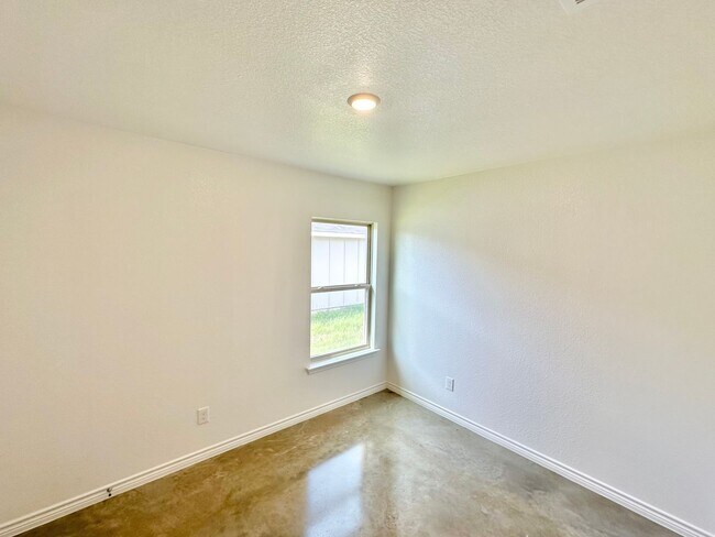 Building Photo - 506 Lost Trl