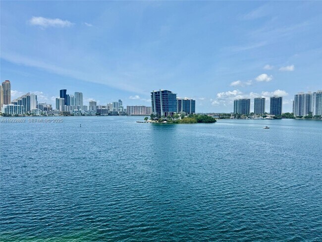 Building Photo - 3530 Mystic Pointe Dr