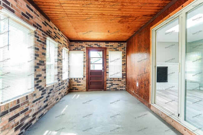 Building Photo - 3063 Chelford Dr