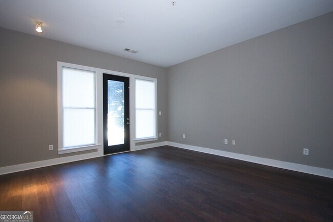 Building Photo - 1195 Milton Terrace SE