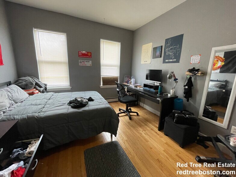 Building Photo - 6 Eldora St