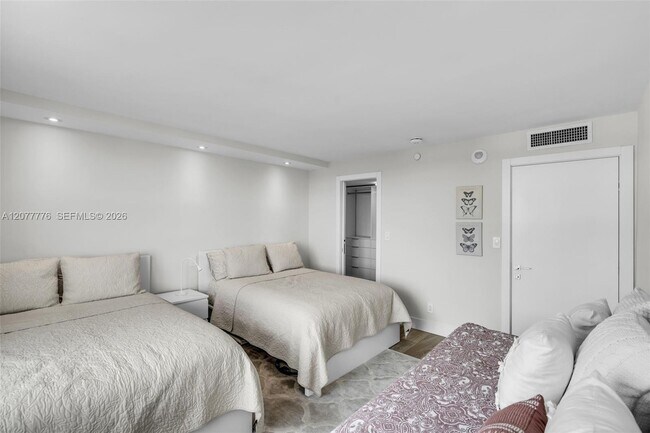 Building Photo - 607 Ocean Dr