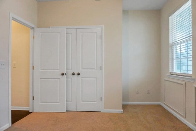 Building Photo - Remarkable 3 BR/ 2 BA Home With Solar Panels