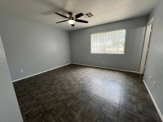 Building Photo - Charming 3-Bedroom Home in Horizons on Camelback with Park Views