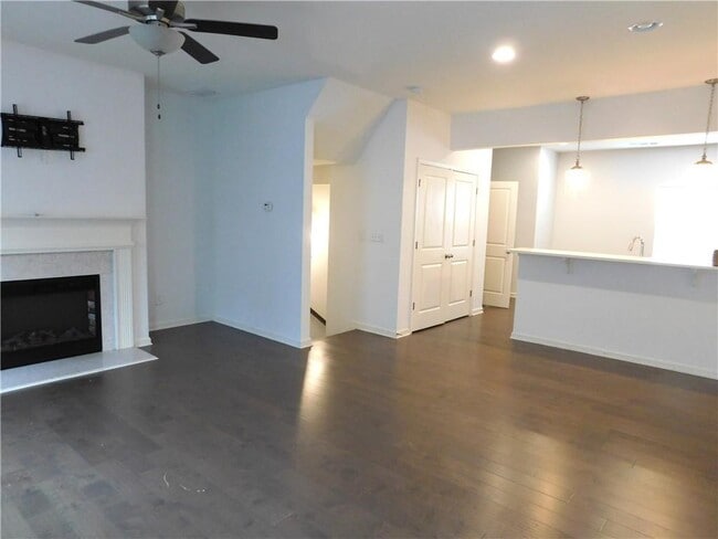 Building Photo - 887 Society Cir