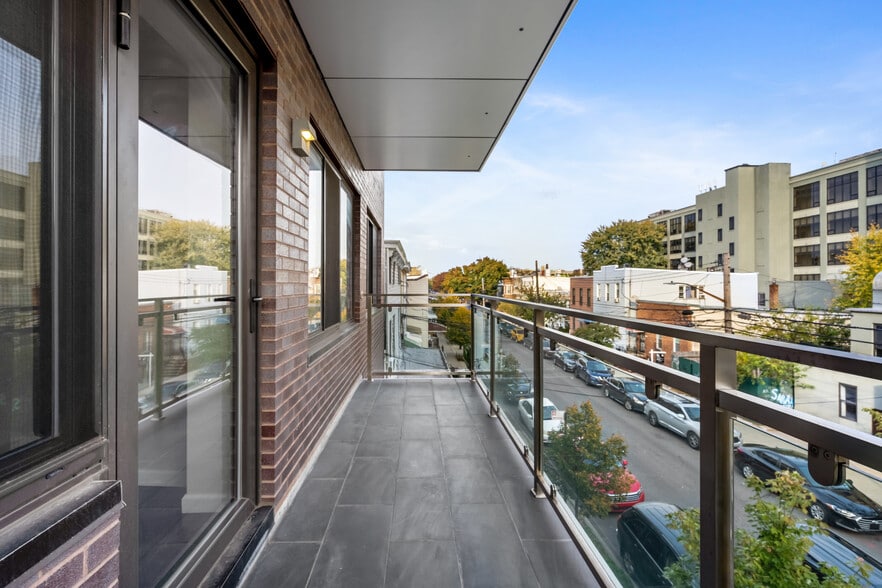 Balcony - 31-19 37th Ave
