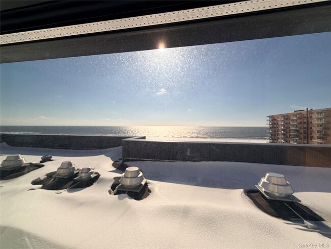 Building Photo - 1 E Broadway