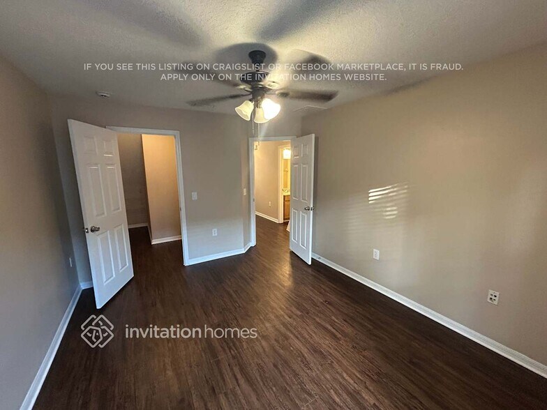 Building Photo - 15454 Martinmeadow Dr