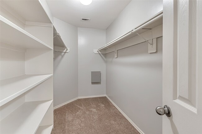 Building Photo - 706 Woodport Ln