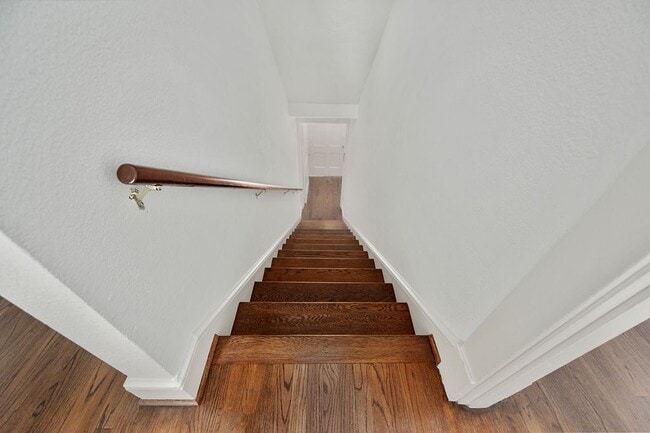 Building Photo - 819 Weedon St