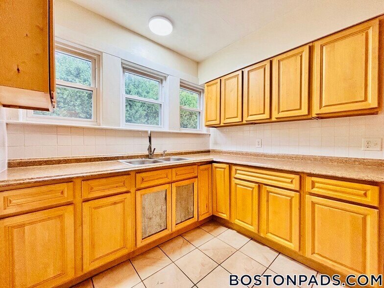 Building Photo - 38 Kirkwood Rd