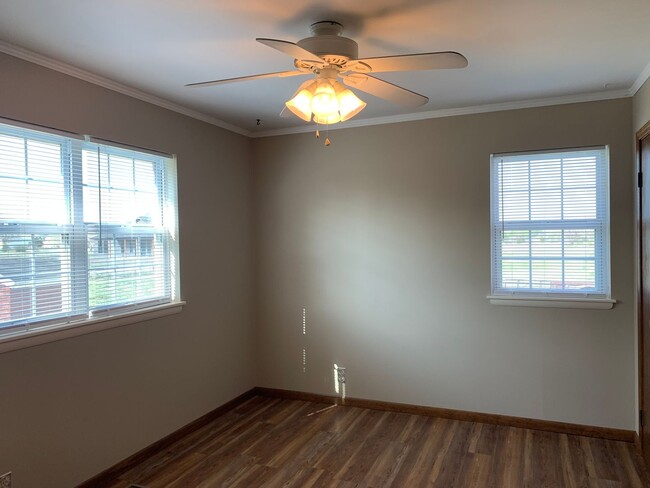 Building Photo - Property on approx 1 acre with lots of upd...