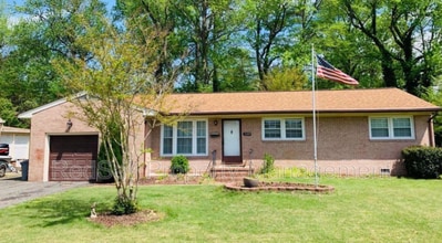 Building Photo - 729 Milton Dr