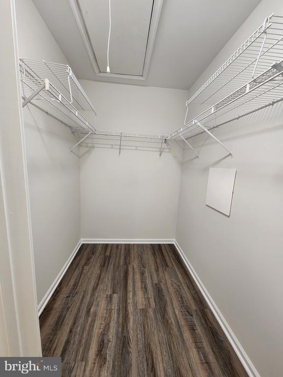 Building Photo - 12 Pondview Ct