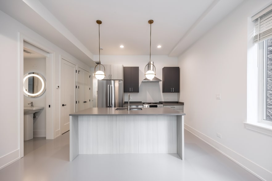 Building Photo - 1814 W Thomas St