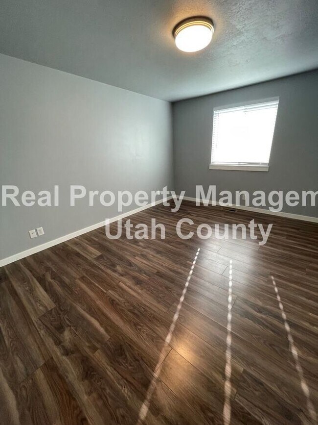 Building Photo - 310 E 300 S