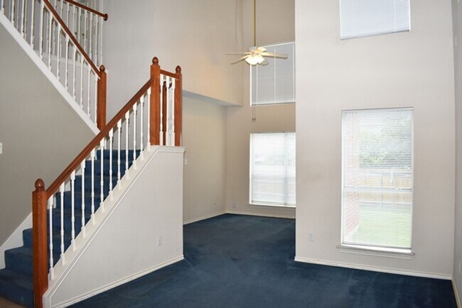 Building Photo - 4712 Birchbend Ln