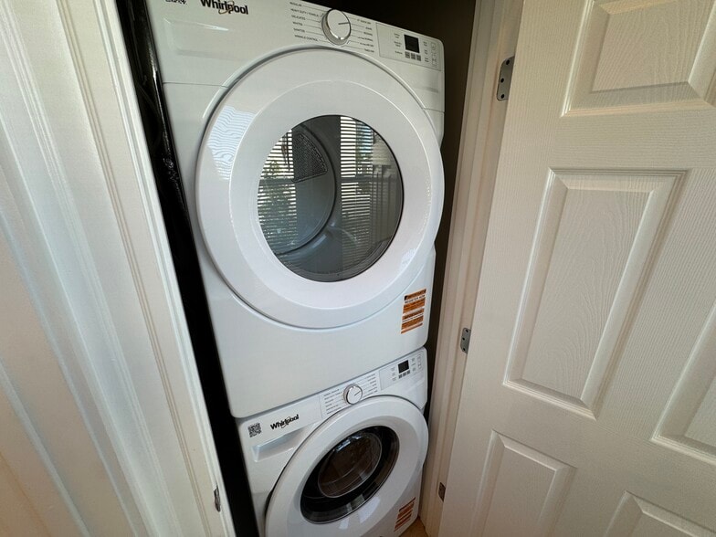 Building Photo - 29 Cameron Ave