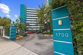 Building Photo - 1700 NW N River Dr