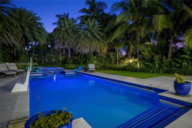 Building Photo - 3747 Prairie Ave