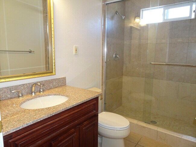 Top Floor Bathroom - 2043 Altamont Rd
