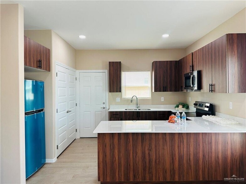 Building Photo - 2918 W Driftwood St