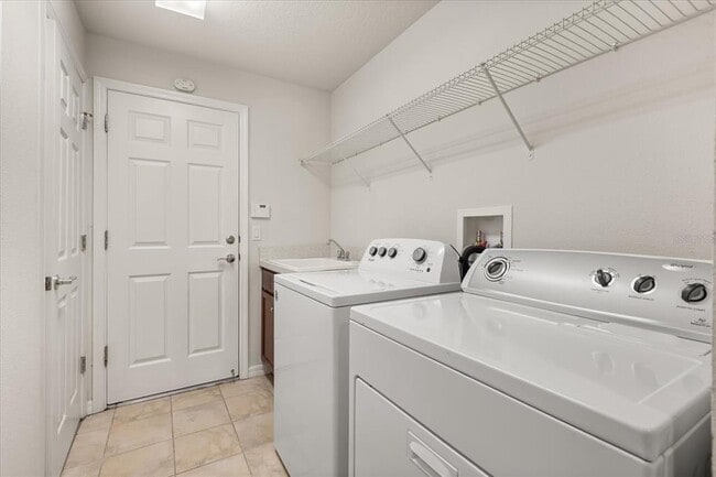 Building Photo - 12223 Pescara Ln