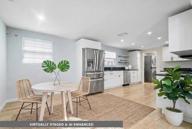 Building Photo - 353 E Lakewood Rd