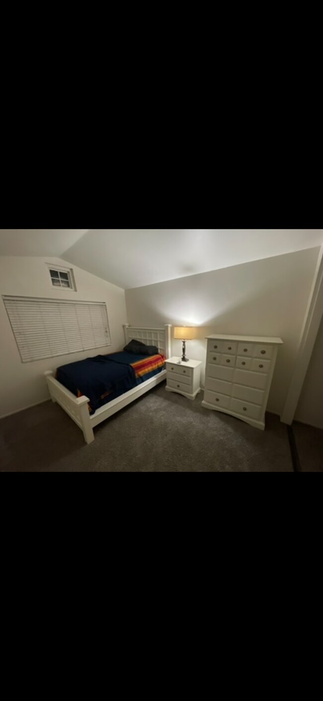 Building Photo - 10966 Larkspur Way