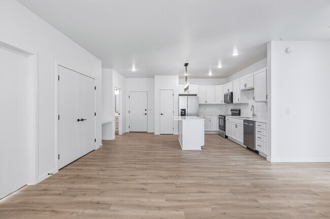 Building Photo - 2465 62nd Ave S