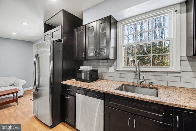 Building Photo - 7207 Jayhawk St