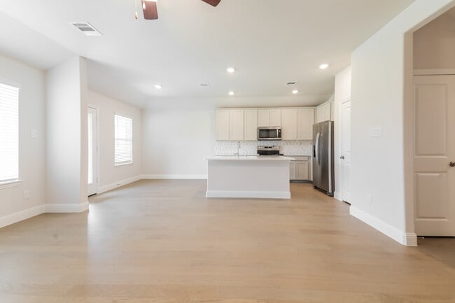 Building Photo - Brand-New 3-Bed Home with Designer Finishes, Energy Savings, and Community Amenities in Anna