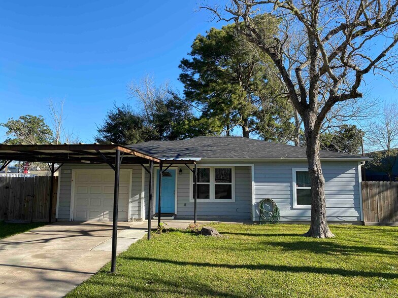 Front - 7324 N Martin Luther King Ave