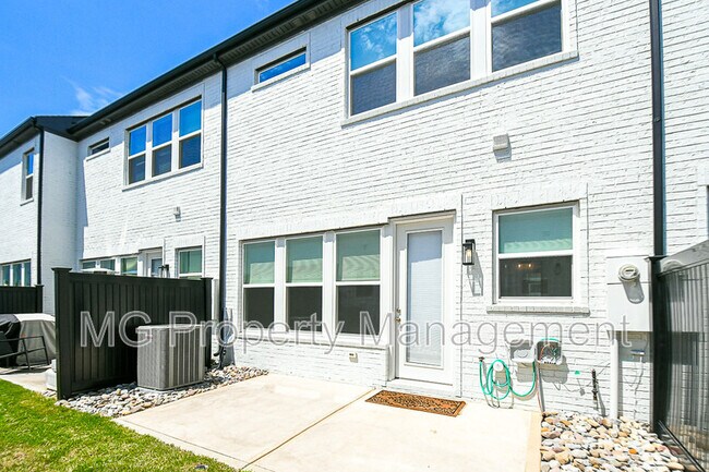 Building Photo - 4714 Blanchard Wy