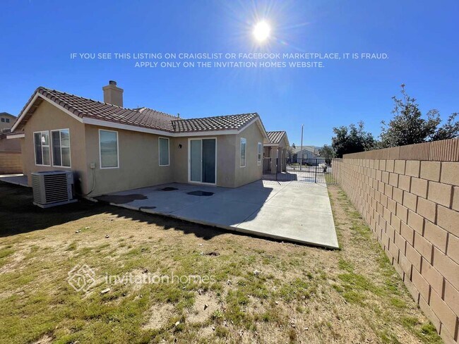 Building Photo - 6223 W Ave J 10